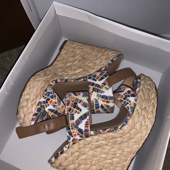 Gibson and Latimer Women's Wedges - Picture 2 of 2